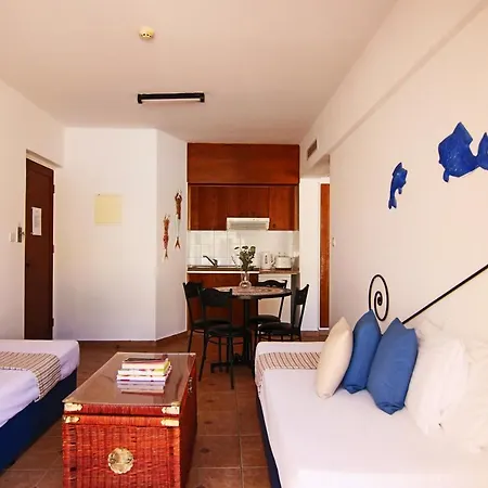 Nicki Resort: Cozy Studio Pool View Polis